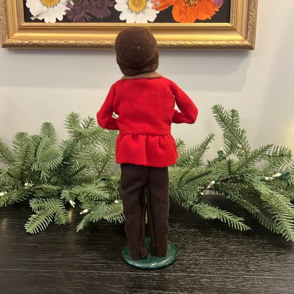 Byers’ Choice Caroler - Picture 3 of 7